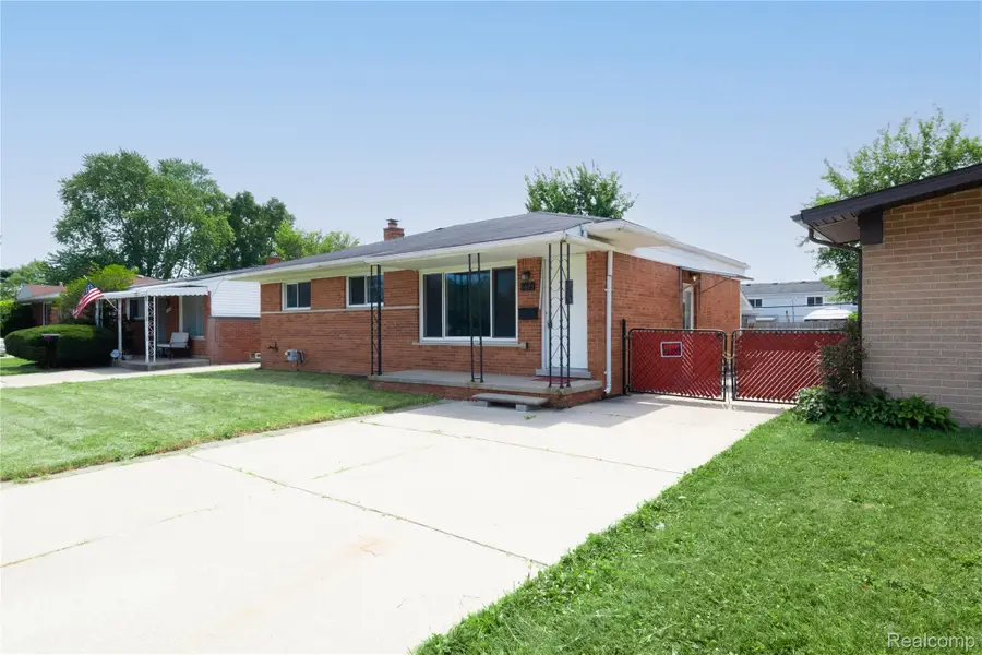 1575 W 13 Mile Road, Madison Heights, MI 48071 - #3