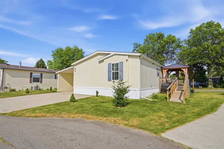 150 Whippoorwill Lane, Rochester Hills, MI 48309 - #2