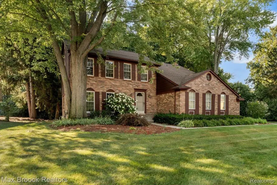 34985 Valley Forge Drive, Farmington Hills, MI 48331 - #2