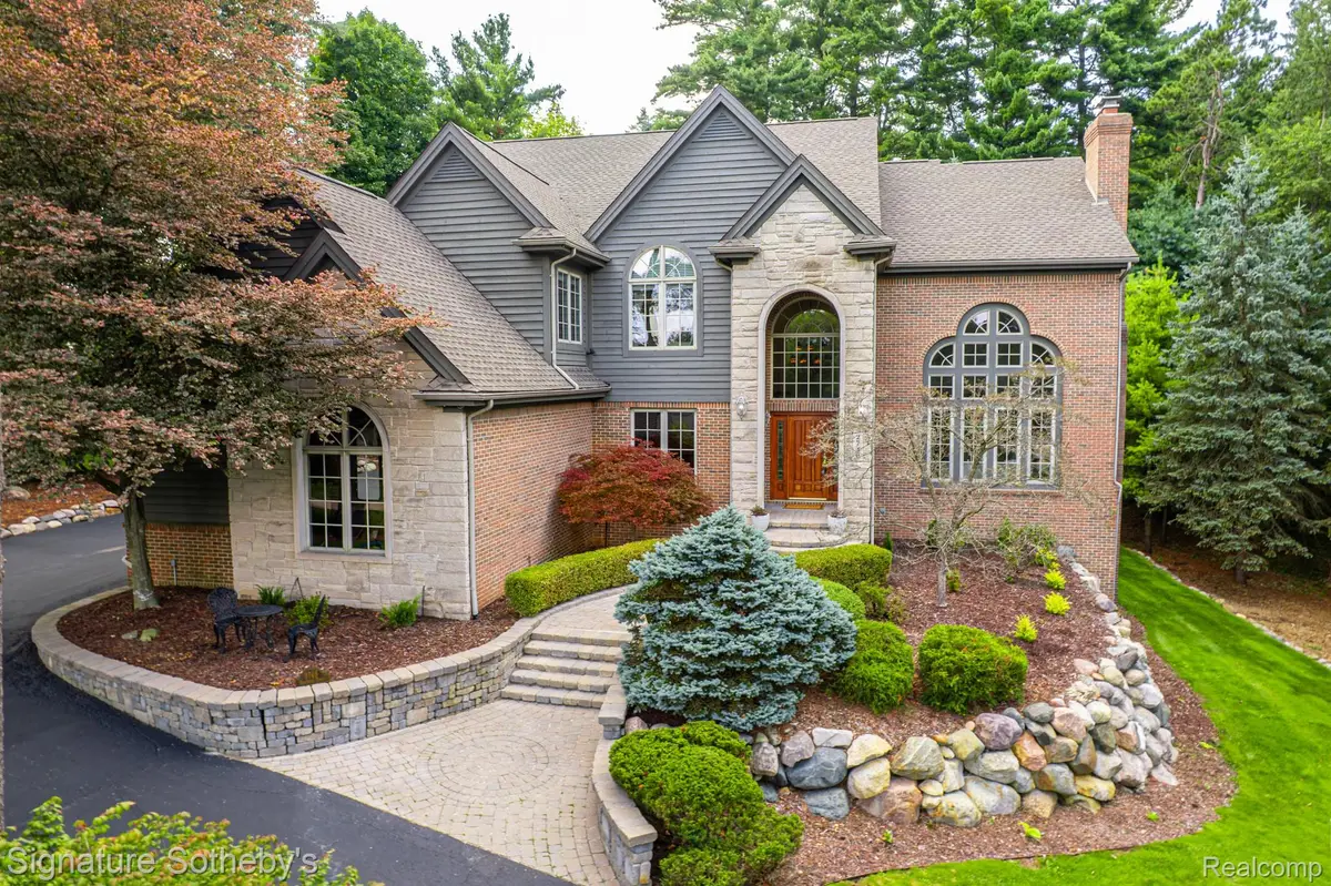 2746 Pineview Trail, Brighton, MI 48114 - #1