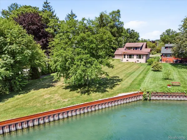 2402 Saint Clair River Drive, Algonac, MI 48001