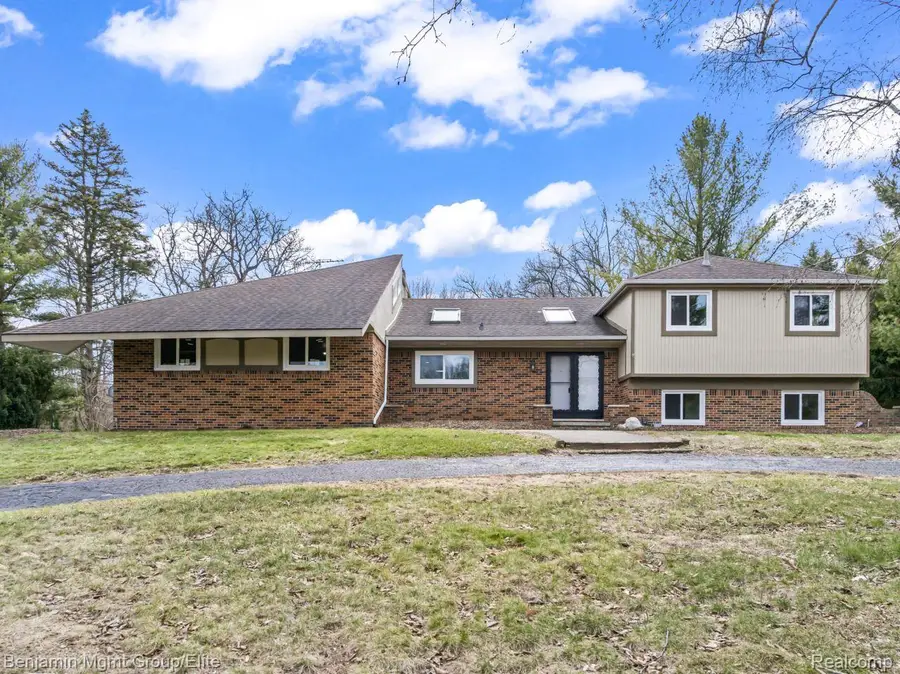 5910 Cedar Knoll Drive, Brighton, MI 48116 - #2