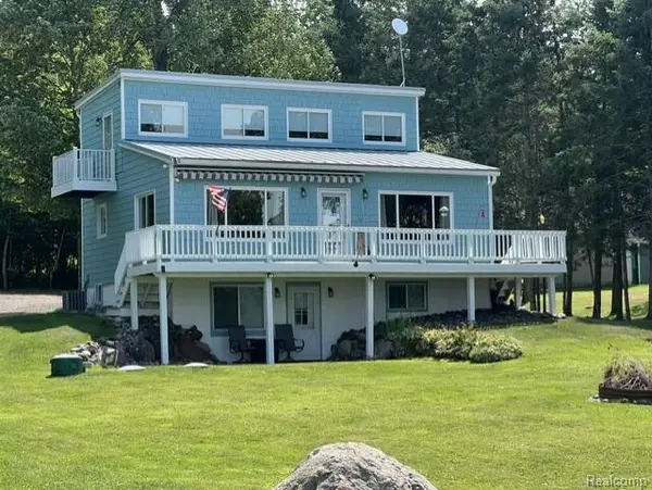 9199 East Shore Road, Marenisco, MI 49947