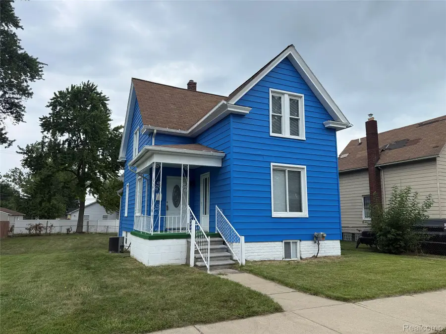 81 Fessenden Street, Mount Clemens, MI 48043 - #2