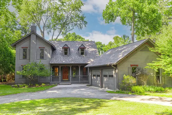 27160 W 14 Mile Road, Franklin, MI 48025