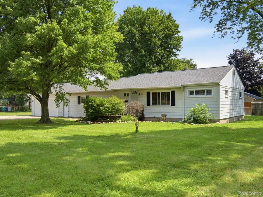 1105 Whiting Street, Saint Clair, MI 48079 - #2