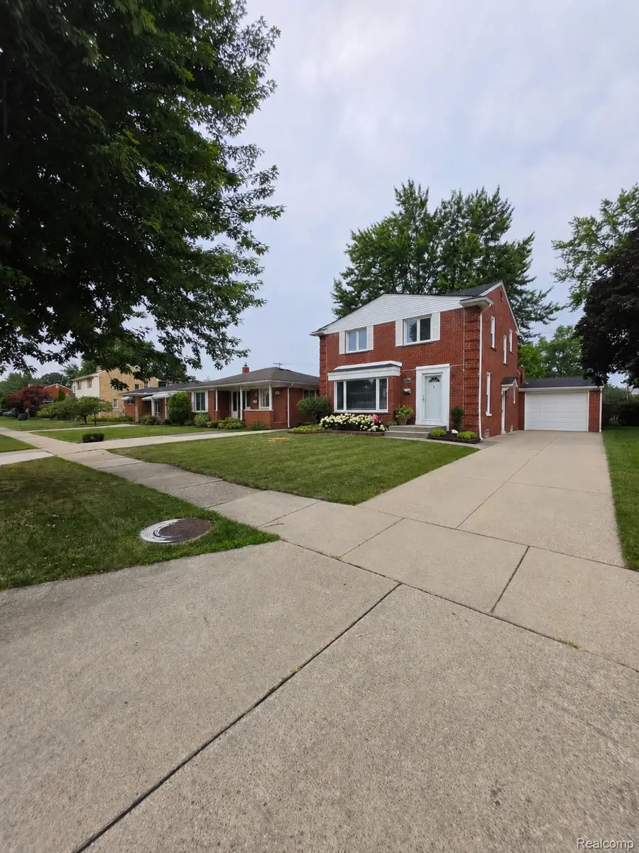 31159 Kelly Road, Fraser, MI 48026 - #2
