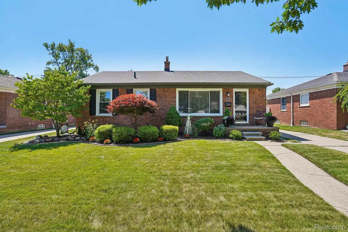 618 E Bloomfield Avenue, Royal Oak, MI 48073 - #1