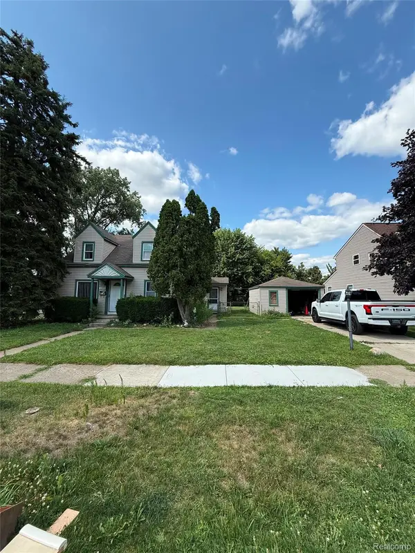 32440 Donnelly Street, GardenCity, MI 48135