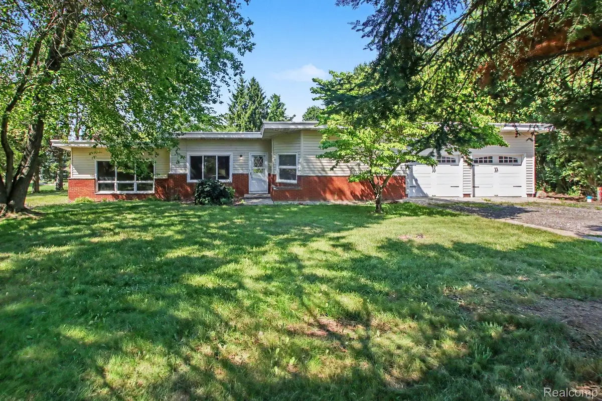 7800 W Sharpe Road, Fowlerville, MI 48836 - #1