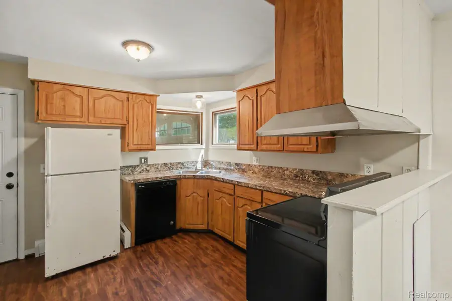 7800 W Sharpe Road, Fowlerville, MI 48836 - #2