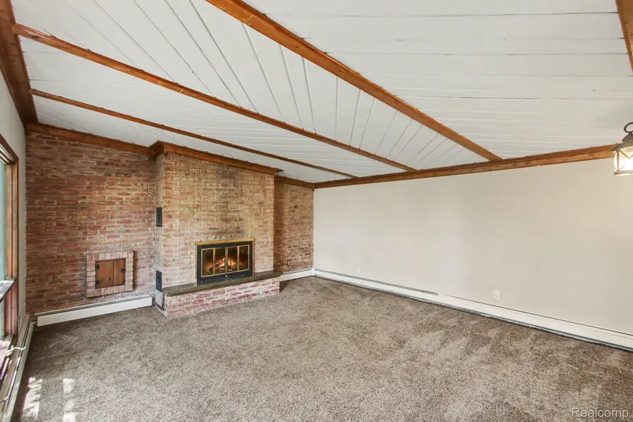 7800 W Sharpe Road, Fowlerville, MI 48836 - #3