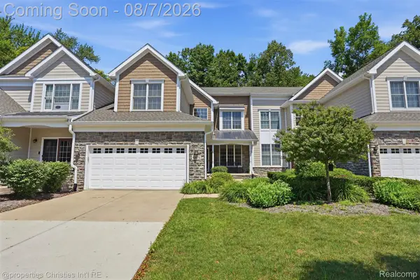 49674 Timber Trail, Novi, MI 48374