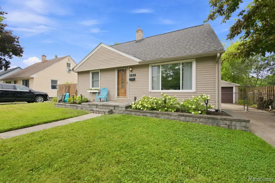 309 S Chocolay Avenue, Clawson, MI 48017 - #2