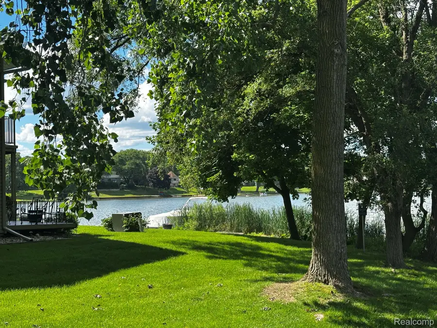 4932 Lake Point Drive, Waterford, MI 48329 - #3