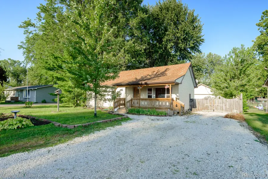 26247 Weigel Road, New Boston, MI 48164 - #2