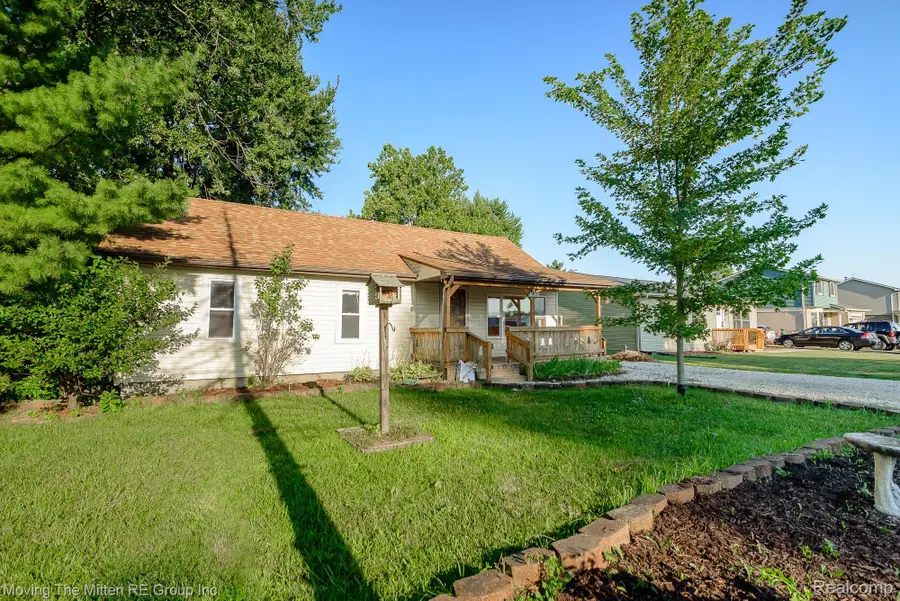 26247 Weigel Road, New Boston, MI 48164 - #3