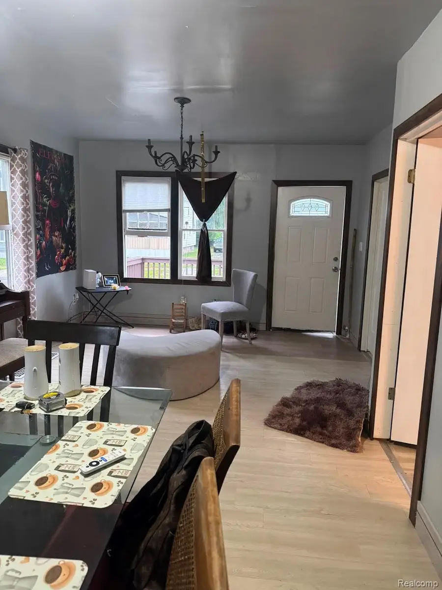 1620 Mabel Avenue, Flint, MI 48506 - #3