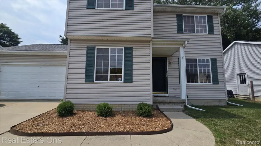 5384 Tall Oaks Drive, Grand Blanc, MI 48507 - #2