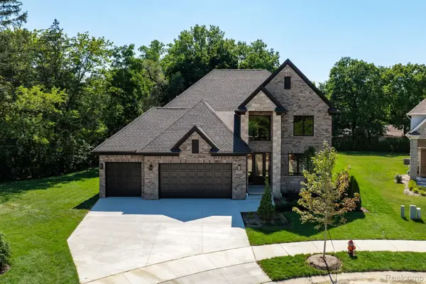 913 Kimberly Court, Troy, MI 48098