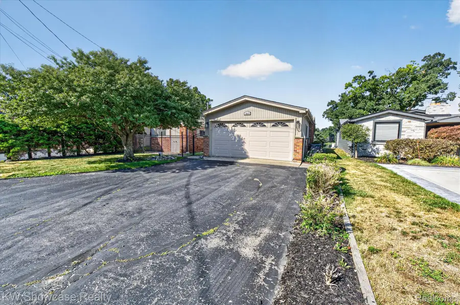 1813 Shankin Drive, Wolverine Lake, MI 48390 - #2