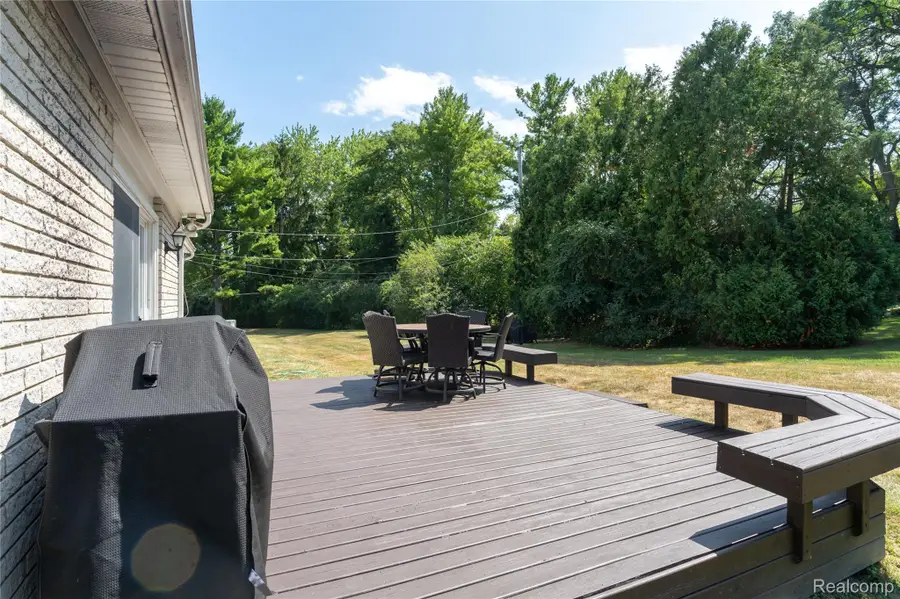 31115 Tiverton Street, Farmington, MI 48331 - #3