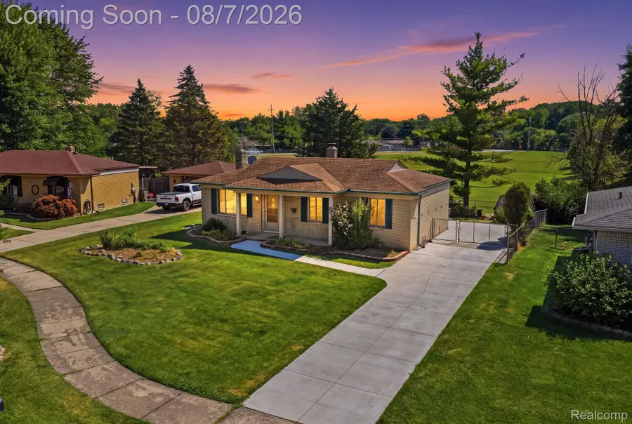 40628 Passmore Drive, Clinton, MI 48038 - #2
