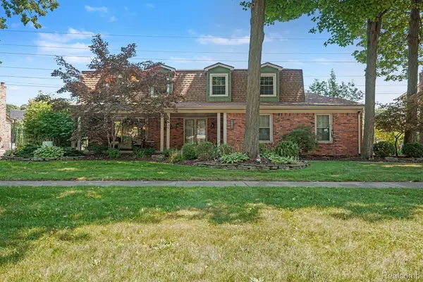 47974 Ben Franklin Drive, Utica, MI 48315