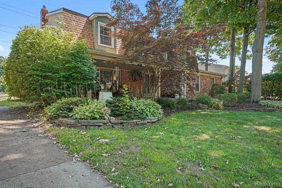 47974 Ben Franklin Drive, Utica, MI 48315 - #2