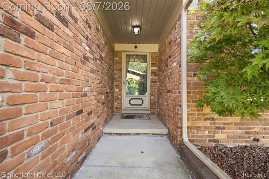 38626 Harrison Drive, Sterling Heights, MI 48310 - #3
