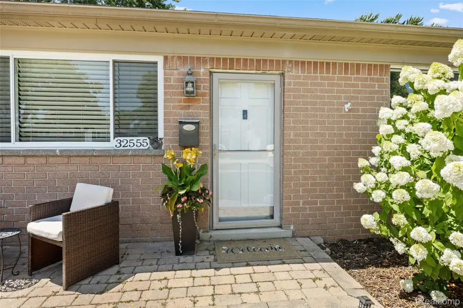 32555 Revere Drive, Warren, MI 48092 - #2