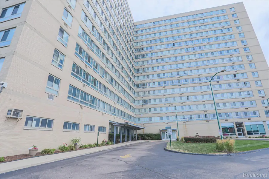 8900 Jefferson Avenue #1130-1131, Detroit, MI 48214 - #2
