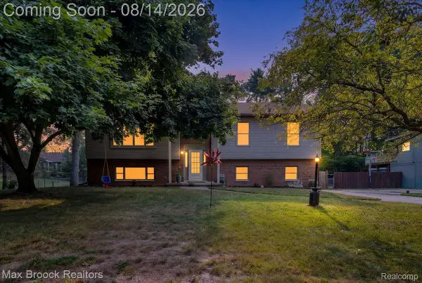 1753 Weymouth Street, WestBloomfield, MI 48324