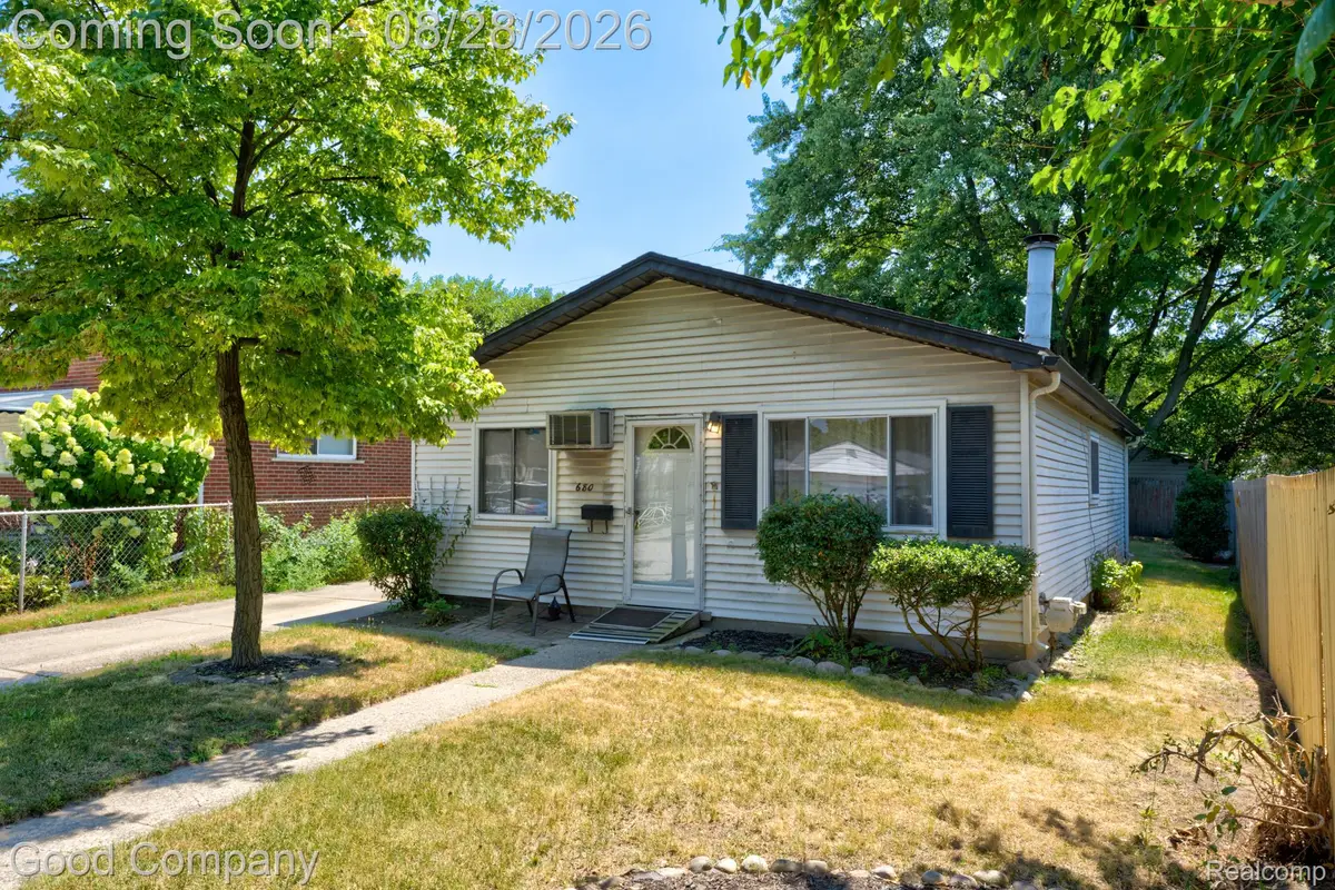 680 E Annabelle Avenue, Hazel Park, MI 48030 - #1