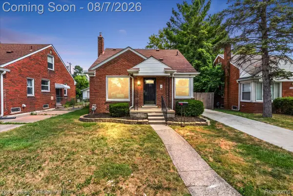 21711 Bournemouth Street, HarperWoods, MI 48225