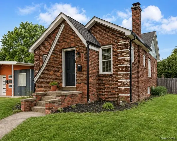 200 Pinecrest Drive, Ferndale, MI 48220