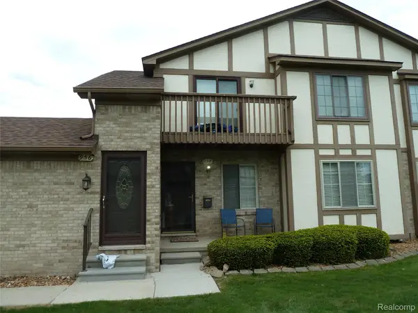 958 Country Club Drive #6, StClairShores, MI 48082