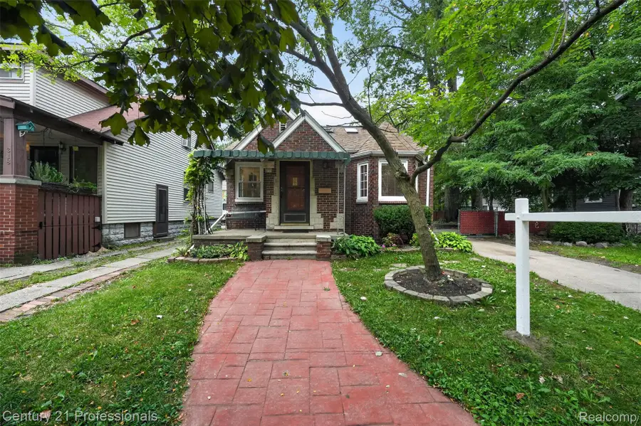 310 W Chesterfield Street, Ferndale, MI 48220 - #3