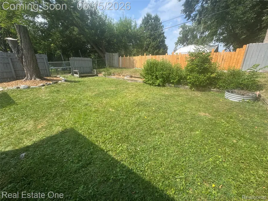 897 Kenilworth Avenue, Pontiac, MI 48340 - #3