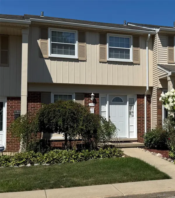 1764 Brentwood Drive, Troy, MI 48098
