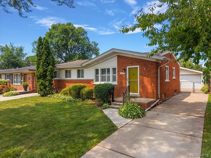 21513 Willow Wisp Street, Saint Clair Shores, MI 48082 - #3