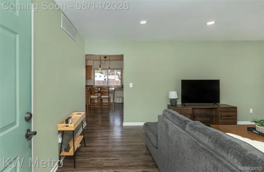 6010 Barker Avenue, Waterford, MI 48329 - #3