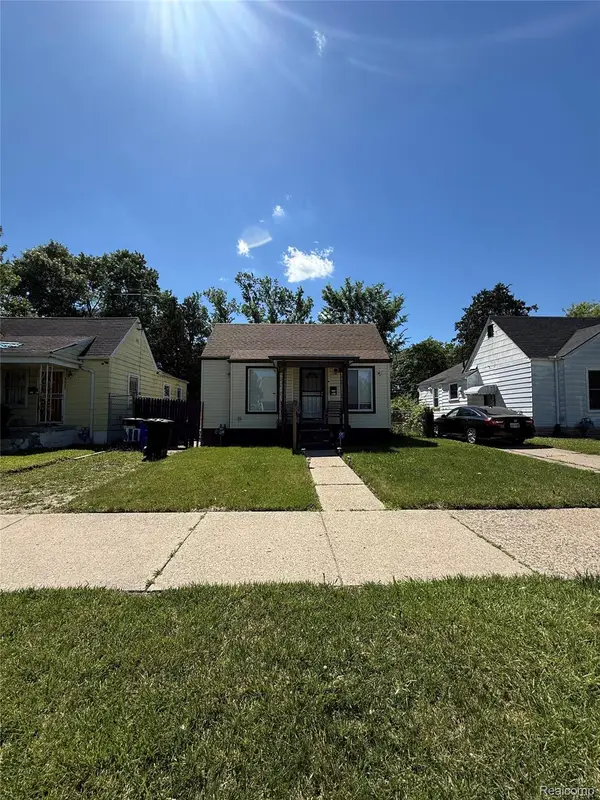 8611 Auburn Street, Detroit, MI 48228