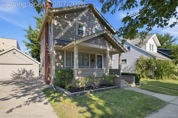 916 Knowles Street, RoyalOak, MI 48067