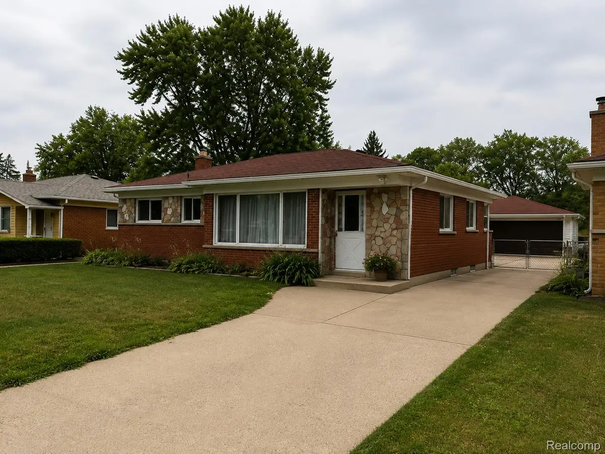 24857 Champaign, Taylor, MI 48180 - #1