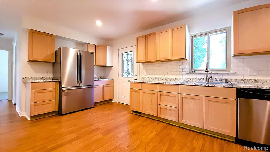 31784 Penn Street, Livonia, MI 48150 - #3