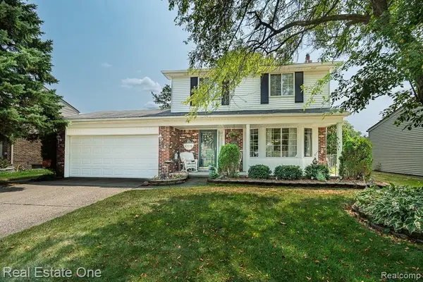 13758 Charrington Drive, SterlingHeights, MI 48313