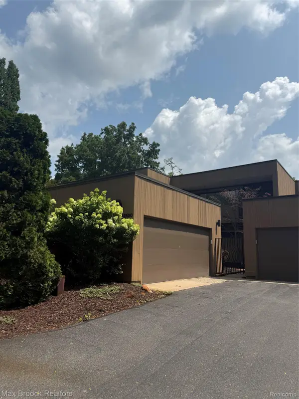 32690 Ravine Drive, Franklin, MI 48025