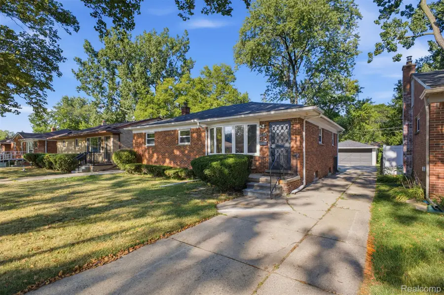 21840 Kenosha Street, Oak Park, MI 48237 - #2