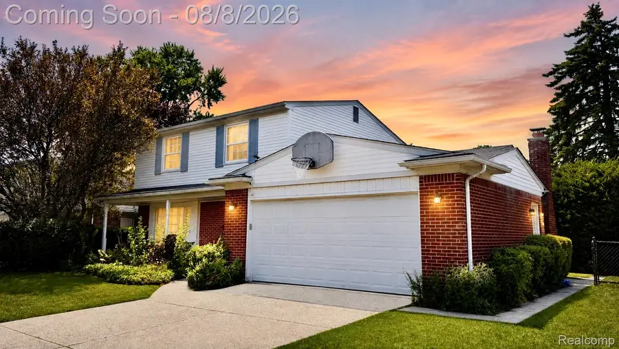 30121 Woodhouse Drive, Warren, MI 48092 - #2